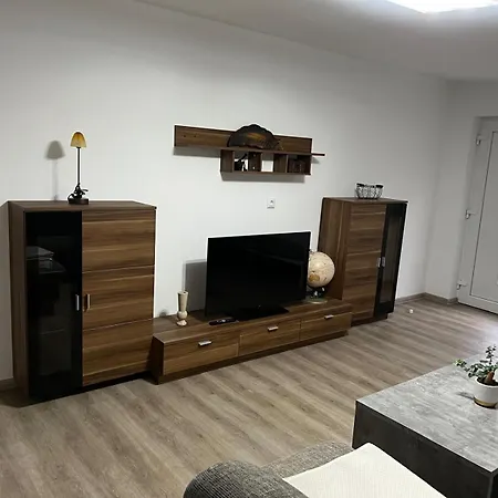 Grosse Ferienwohnung Bis Zu 4 Personen Voll Ausgestattet Apartment