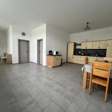 Grosse Ferienwohnung Bis Zu 4 Personen Voll Ausgestattet Apartment Kolkwitz (Spree-Neisse)